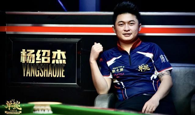 在足坛中独 在足坛中独